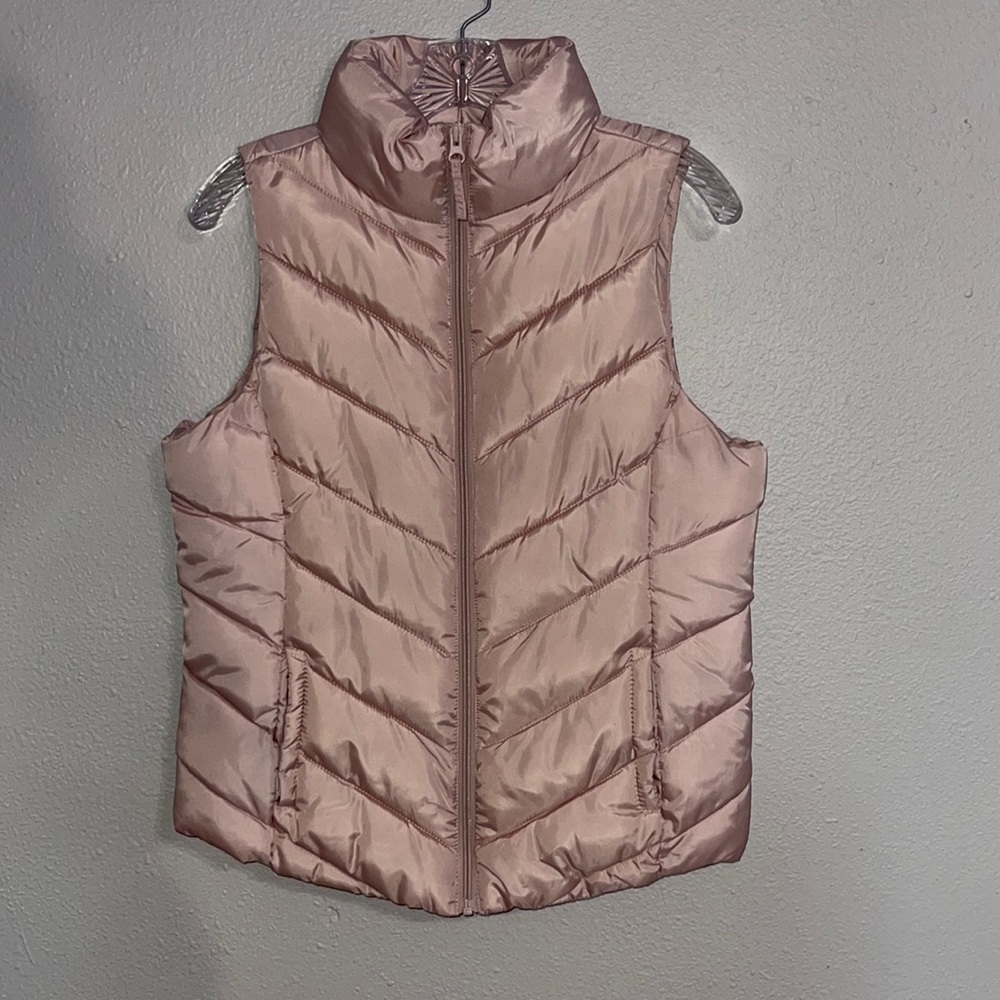 SO puffy pink vest. size M
